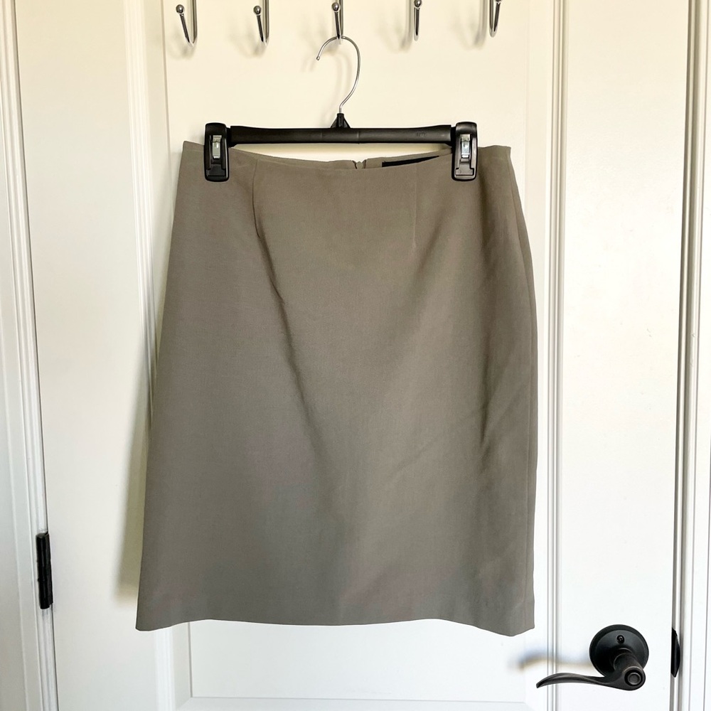 B Moss Gray Skirt Womens